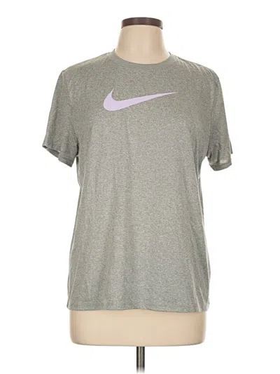 Pre-owned Nike Active T-shirt In Gray