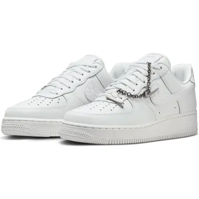 Nike Air Force 1 '07 Low Basketball Sneaker In White