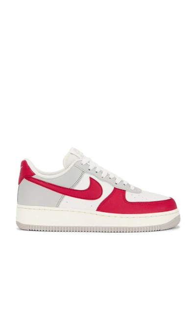 NIKE AIR FORCE 1 '07 LV8