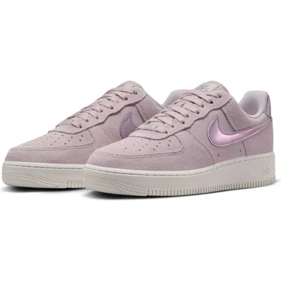 Nike Air Force 1 '07 Se Basketball Sneaker In Violet/light Violet