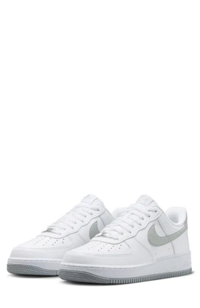 Nike Air Force 1 '07 Sneaker