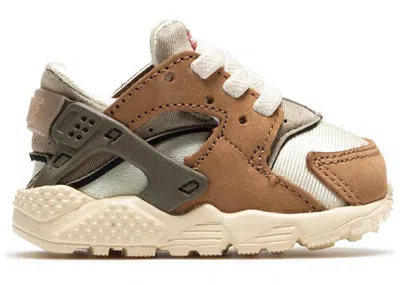 Pre-owned Nike Air Huarache Stussy (2021) Sneakers In Desert Oak/reed/light Straw