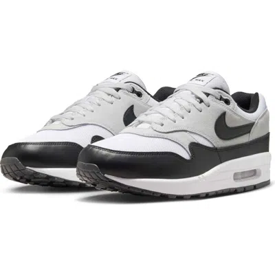 Nike Air Max 1 Essential Sneaker