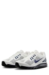 Nike Air Max 2013 Sneaker In White