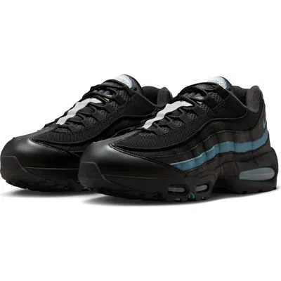 Nike Air Max 95 Sneaker In Black