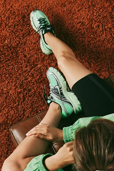 Nike Air Max Moto 2k Sneakers In Green