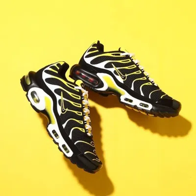 Pre-owned Nike Air Max Plus Black Tour Yellow Dq3983-001✅ Size 8.5 Us