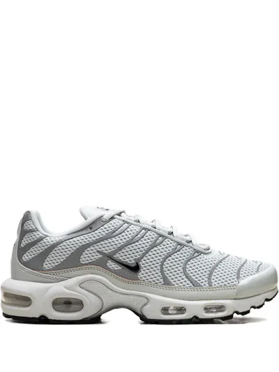 Nike Air Max Plus "light Silver" Sneakers In White