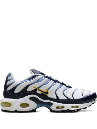 Nike Air Max Plus Sneakers In White