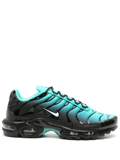 Nike Air Max Plus Swoosh-detail Sneakers In Black