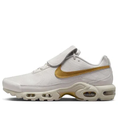 NIKE NIKE AIR MAX PLUS TIEMPO 'WHITE METALLIC GOLD'