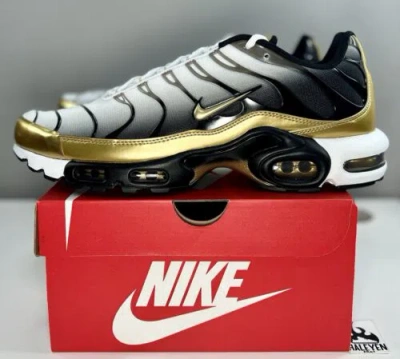 Pre-owned Nike Air Max Plus X Footlocker 50th Anniversary | Men Sizes 7 - 15 | Hm0352-100 In White/metallic Gold-black