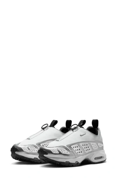 Nike Air Max Sndr Se Sneaker In Multi
