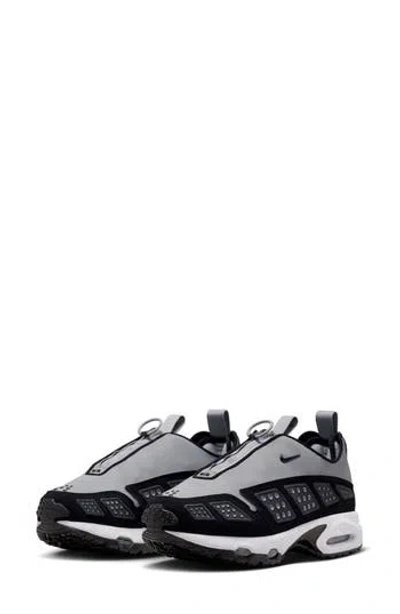 Nike Air Max Sndr Sneaker In Multi