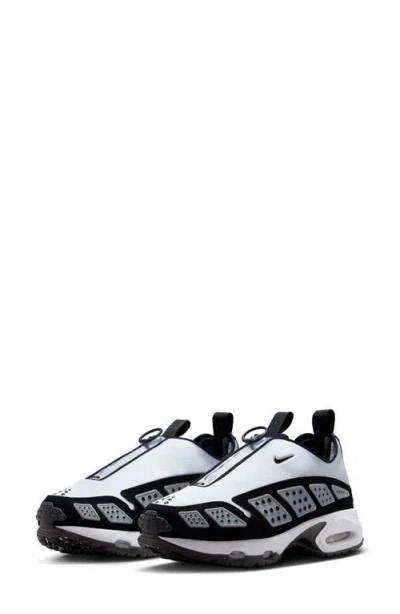 Nike Air Max Sunder Sneaker In White