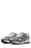 Nike Air Pegasus 2k5 Sneakers In Metallic Silver/white
