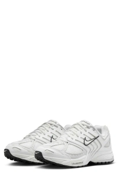 NIKE NIKE AIR PEGASUS 2005 SNEAKER
