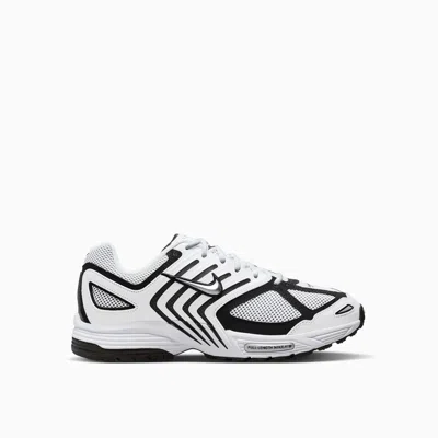 Nike Air Pegasus 2k5 Sneaker In White/metallic Silver/black