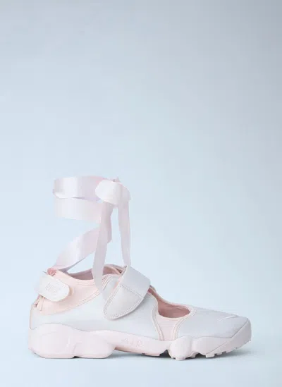Nike Air Rift Se Sneakers In Pink