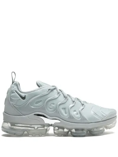 Nike Air Vapormax Plus In Grey