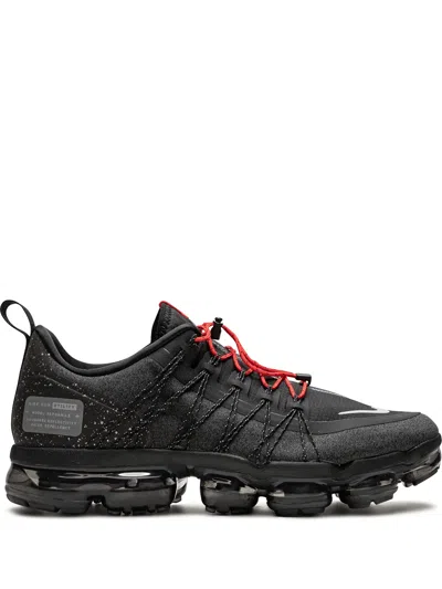 Nike Air Vapormax Run Utility Sneakers In Black