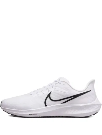 Nike Air Zoom Pegasus 39 Sneakers In White