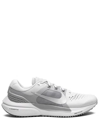 Nike Air Zoom Vomero 15 Sneakers In White