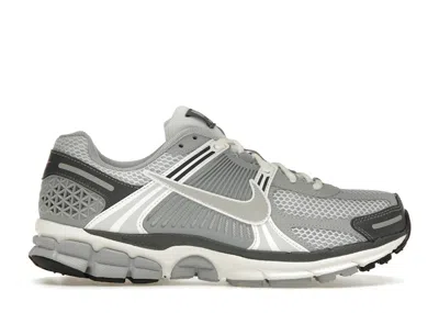 Pre-owned Nike Air Zoom Vomero 5 (women's) Sneakers In Pure Platinum/summit White/dark Grey
