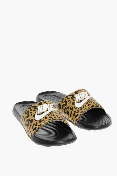 NIKE ANIMAL MOTIF RUBBER VICTORI SLIDE