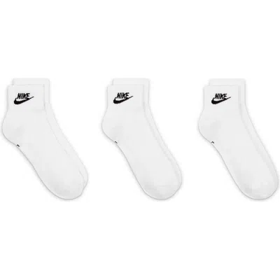 Nike Assorted 3-pack Dri-fit Essential Ankle Socks In White/black