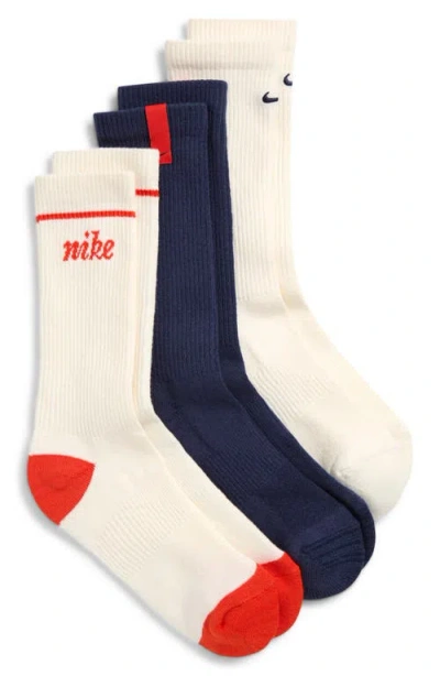 Nike Assorted 3-pack Everyday Plush Cushioned Crew Socks In Multi