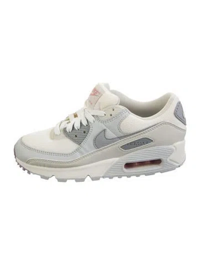Pre-owned Nike Athletic Sneakers In Neutral