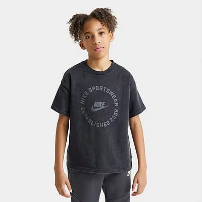 Nike Big Kids Sportswear Circle T-shirt In Black