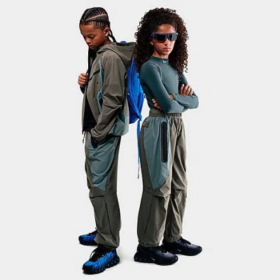 NIKE BIG KIDS TECH WOVEN JOGGER PANTS