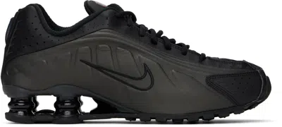 Nike Wmns Shox R4 Sneakers Black