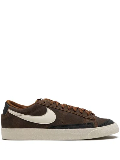 Nike Blazer Low '77 Premium Vintage Sneakers In Braun