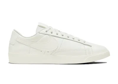 Pre-owned Nike Blazer Low Le Leather (women's) Sneakers In Sail