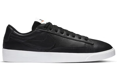 Pre-owned Nike Blazer Low Le (women's) Sneakers In Black/white