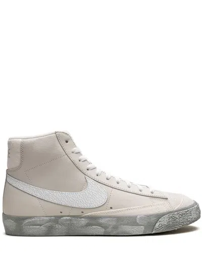 Nike Blazer Mid '77 Emb "summit White" Sneakers