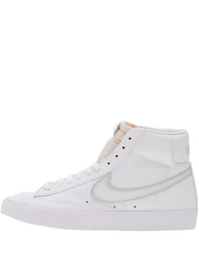 Nike Blazer Mid 77 Sneakers In White