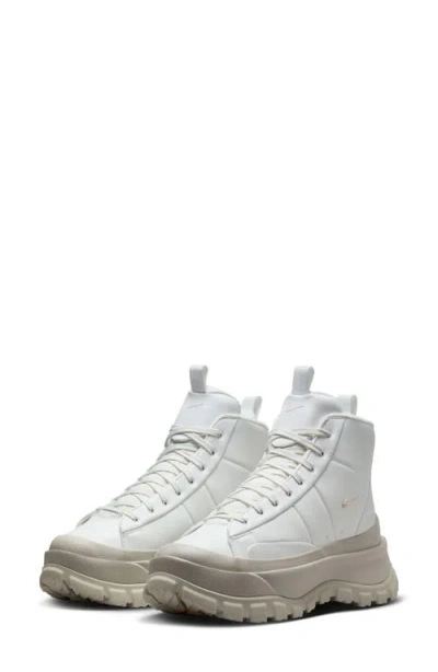 Nike Blazer Roam Mid Winterized Sneaker In Summit White/phantom/bone