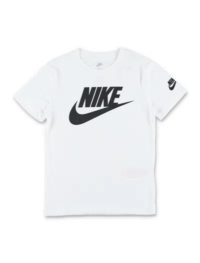 Nike Boys Graphic Logo T-shirt In Bianco