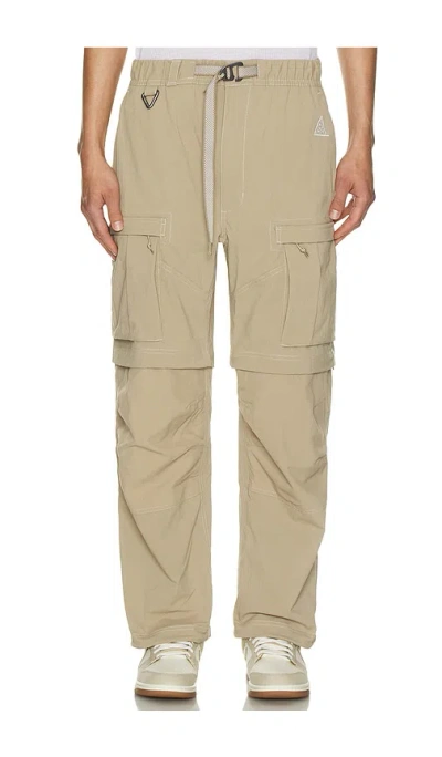 Nike Cargo Pants In Khaki  Light Iron Ore  & Summit White
