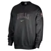 Nike Chicago Bulls Standard Issue  Men's Dri-fit Nba Crew-neck Sweatshirt In Black