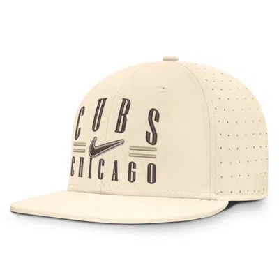 Nike Chicago Cubs True  Men's Aerobill Mlb Fitted Hat In Neutral