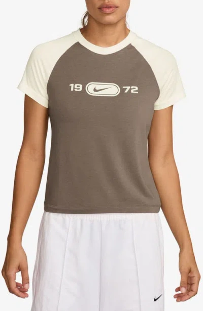 NIKE NIKE CHILL GRAPHIC T-SHIRT