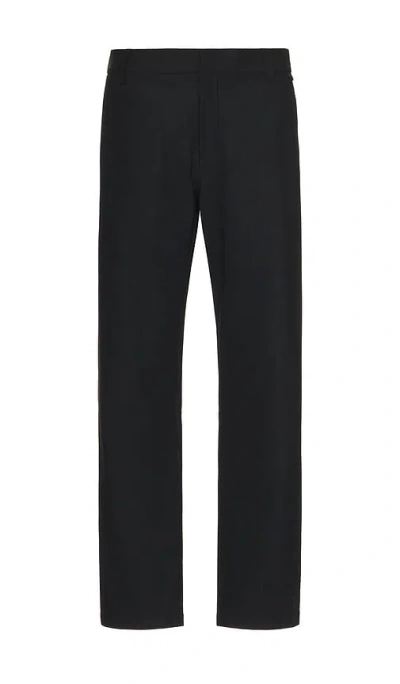 Nike Chino Regular Pant In Black & Dark Smoke Grey