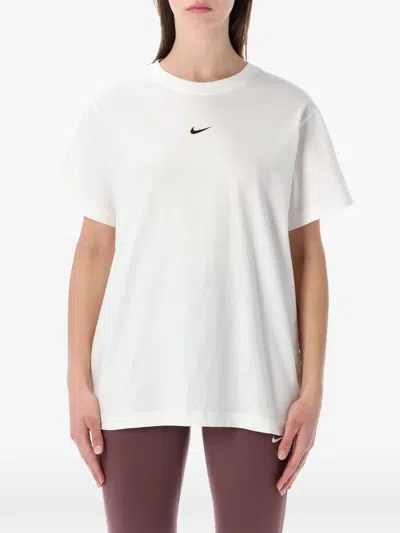Nike Classic T-shirt In White