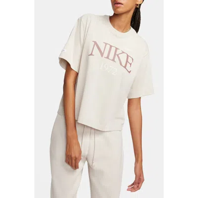 Nike Classics Cotton Boxy Graphic T-shirt