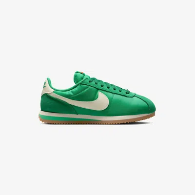 Nike Cortez Textile In Green